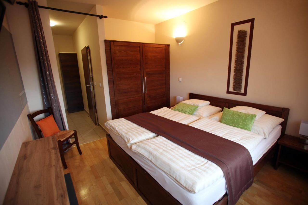 Landhaus Klambauer Ferienapartments Thermennaehe St Martins Therme Frauenkirchen Dış mekan fotoğraf